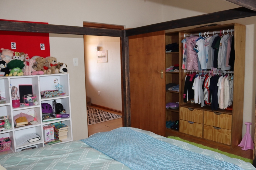 6 Bedroom Property for Sale in Kleinmond Western Cape